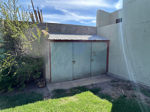 Venta Casa 4 Dormitorios Centro Sudeste Con Cochera