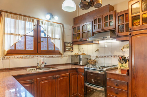 Casa 4 Ambientes Con Enorme Jardín En San Martín