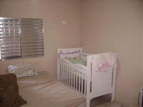 Casa Terrea, 2 Dormitório(s), 1 Banheiro(s), 4 Garagem(ns), 180,00m² - V890 - 2809945
