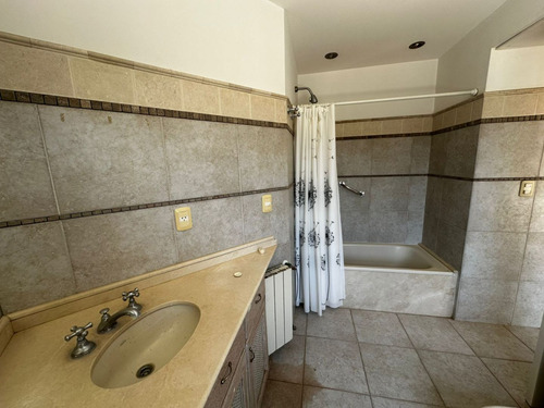 Casa En Venta En Dalvian Sa