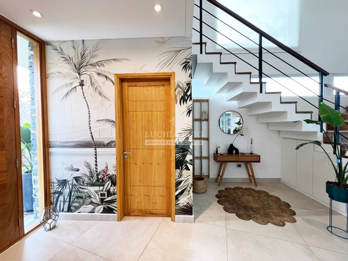 Increible Casa En Venta -vista A La Laguna Y Golf -el Canton