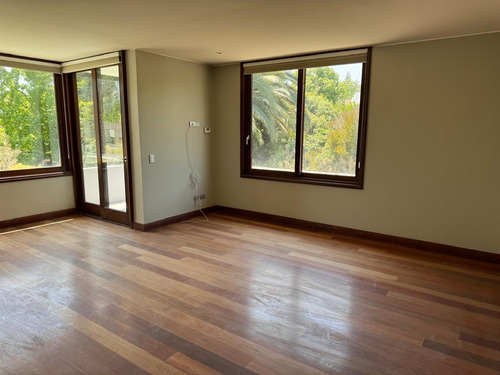 Moderna En Condominio Cercana A Colegios, Centro Comercial