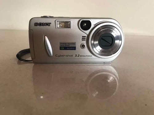 Câmera Cyber-shot 3,2mp Dsc-p72 Com Lente Travada