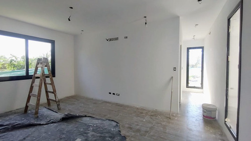 Imagen 7 de 11 de Casa En Venta En El Canton Islas