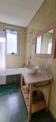 Casa A La Venta En Cul De Sac En Area Residencal 1, Barrio Costa Esmeralda, Venta Equipada.