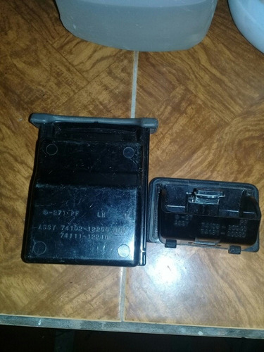 Cenicero Toyota Corolla 99-02 (Usado)