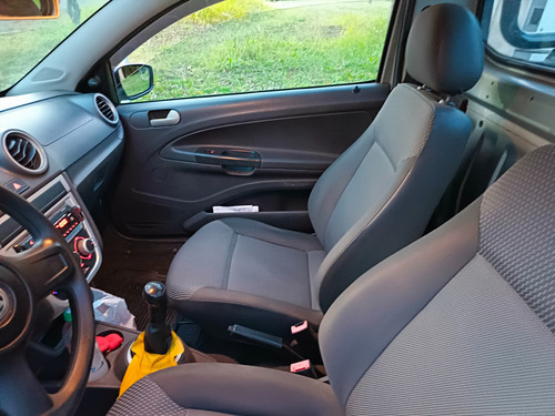 Volkswagen Saveiro 1.6 Cab. Simples Total Flex 2p