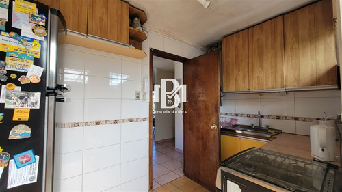 Casa En Venta De 5 Dorm. En Vitacura