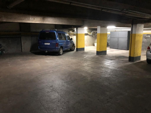 Imagen 2 de 7 de Garaje Fijo Frente A Plaza Gomensoro Macari Alquila