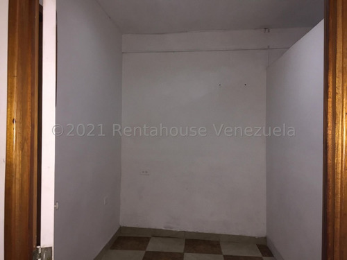 Imagen 11 de 30 de Local Comercial En Alquiler En Barquisimeto Para Iniciarte En El Mundo De La Estética, Incluye Mobiliario. Selena Pacheco Tlf. 04245197639. Cód. 21-27917 . Lara, Venezuela