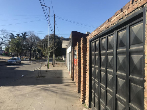 Casa - Ingeniero Adolfo Sourdeaux