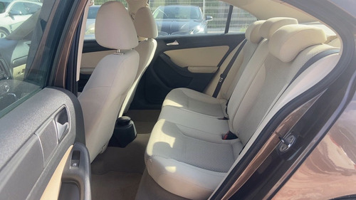 Imagen 10 de 15 de Vw Jetta Style 2012