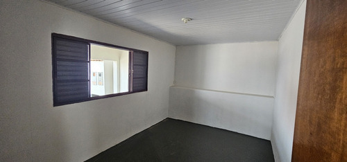 Casa De 2 Quartos Com Edícula
