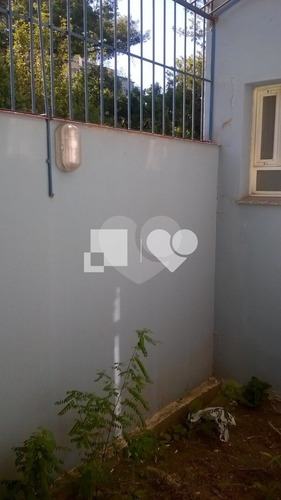 Imagem 22 de 30 de Casa Comercial, Ótima Para Escola Infantil 8 Salas, 6 Banheiros, Vaga Para 4 Carros, No Menino Deus - Reo417497
