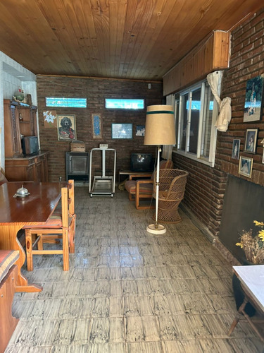 Casa En Venta De 3 Dormitorios C/ Cochera En Villa Floresta