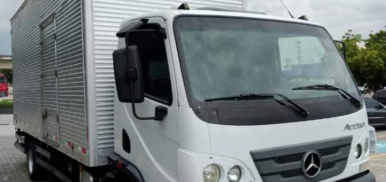 Mercedes Benz Accelo 815 4x2.
