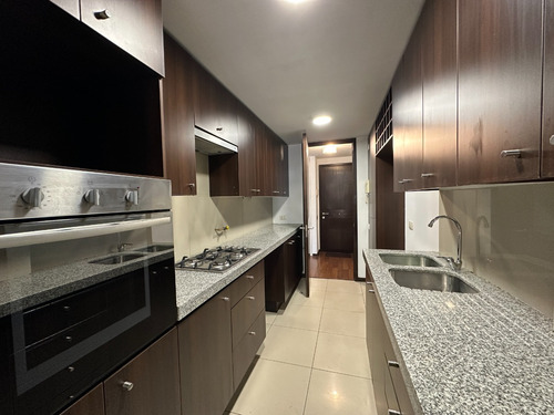 Excelente Depto. A Pasos Metro Colon. 2d+2b. Cod. 40939