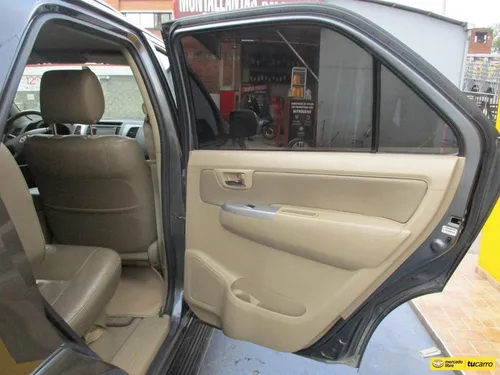 Toyota Fortuner Sr5 4x4 2700cc At Aa