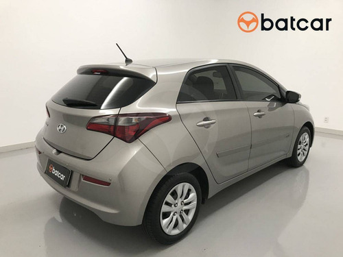 Imagem 4 de 15 de Hyundai Hb20 1.0 Comfort Plus 12v Flex 4p Manual
