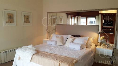 Imagen 16 de 30 de Casa En Mansa, Punta Del Este, 5 Dormitorios, Piscina Y Vista Al Mar.