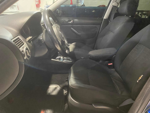 Imagen 16 de 22 de Volkswagen Bora 2010 2.0 Trendline 115cv Tiptronic