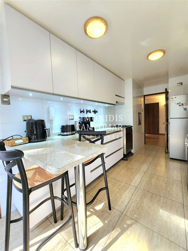Departamento En Venta De 4 Dorm. Las Condes Av. Colón