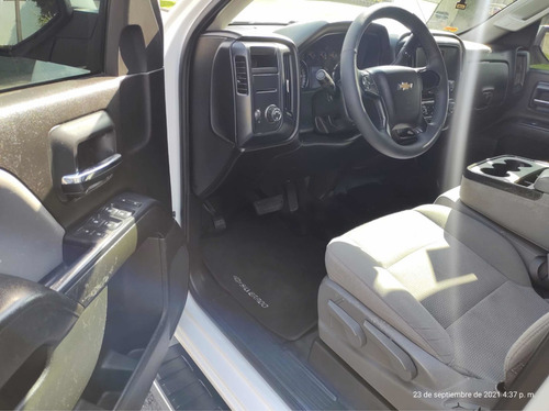 Imagen 7 de 12 de Chevrolet Silverado 5.3 2500 Cab Dob Star 4x2 Aut 2017