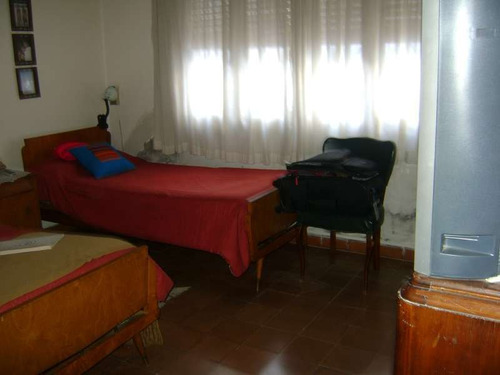 Imagen 12 de 24 de Parque Velez Sarsfield, Casa Esquina , Para Reciclar