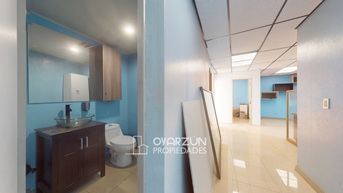 Se Vende Oficina De 71 M2 Con Estacionamiento