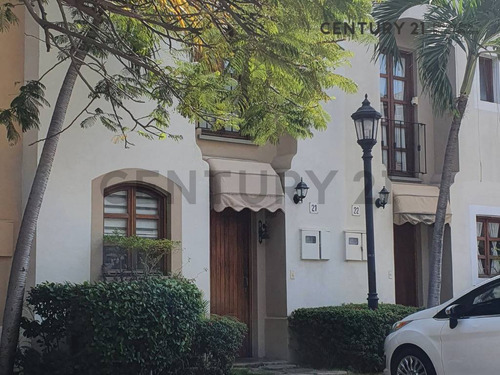 En Venta Town House En El Conjunto Residencial Pueblo Viejo