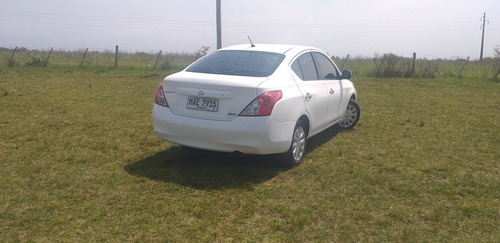 Nissan Versa 1.6 Sense 5vel Mt 2013