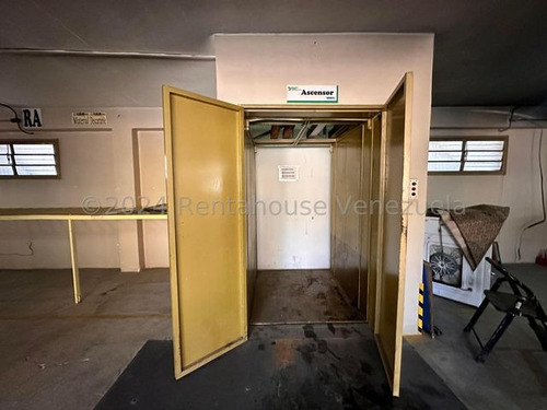 Cf Hermoso Edificio Con Excelente Distribución Con Mobiliario De Oficina A La Venta En El Limón!! Listing 25-14707