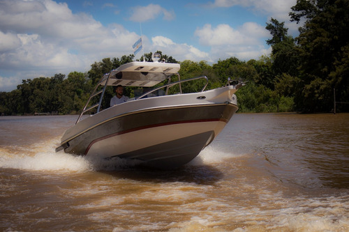 Imagen 6 de 7 de Lancha Open Aqualum 700 De 7 Mts Eslora Con Motor 150hp