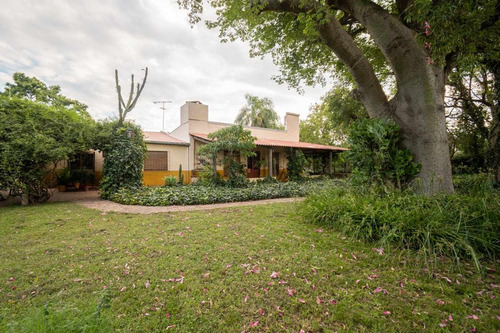 Venta Casa 2 Dorm Con Amplio Jardín En Santo Tomé