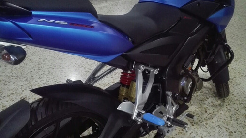 Pulsar200ns Tope Antideslizante Posapies Trasero.
