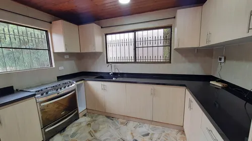 Se Alquila Casa Campestre En La Buitrera