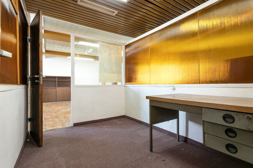 Imagen 17 de 30 de Venta Oficina En Monserrat Con Balcón Terraza.
