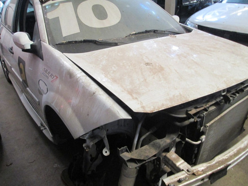 Imagem 3 de 10 de Sucata Renault Logan 2010 E 2011 Para Retirada De Peças