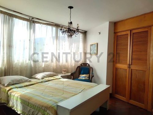 Cd.alquiler De Penthouse. Avenida Andres Bello.