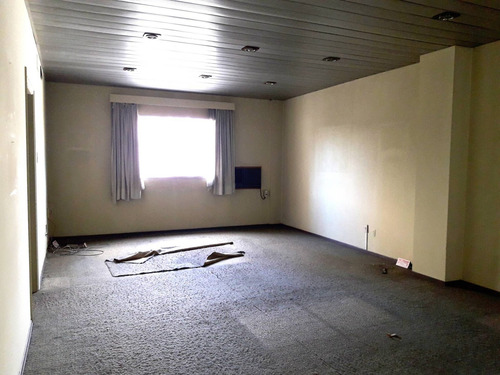Imagen 4 de 9 de Alquiler - Oficina En Centro Con 320m2 - 18 Y Michelini