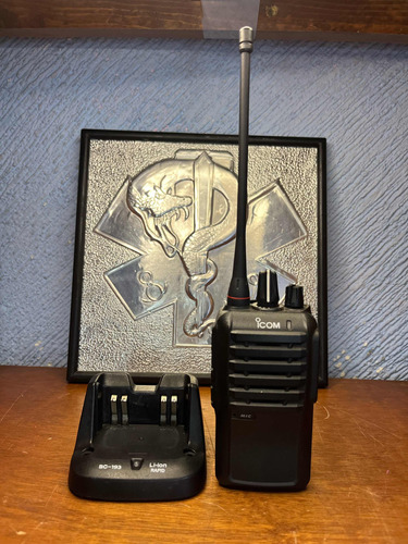 Radio Portátil Icom Ic-f4003 Uhf