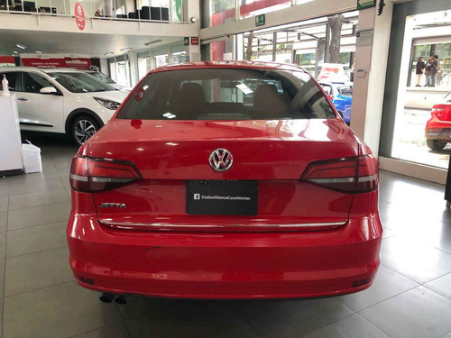 Imagen 6 de 15 de Volkswagen Jetta 2018 4p Comfortline L5/2.5 Aut