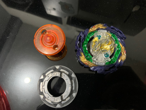 Beyblade Burst Vanish Fafnir Naranja Claro (Usado)