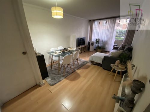 Departamento En Venta De 3 Dorm. En Macul