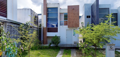 Casa En Venta En Fraccionamiento El Vergel De La Sierra, Ciudad Victoria, Tamaulipas