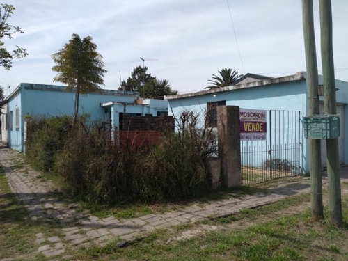 Casa 4 Amb Y Garaje A Una Cuadra De Av. Pte. Perón