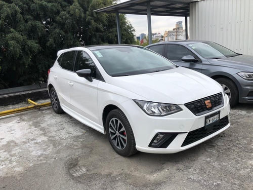 Imagen 2 de 15 de Seat Ibiza Style Automático 2018