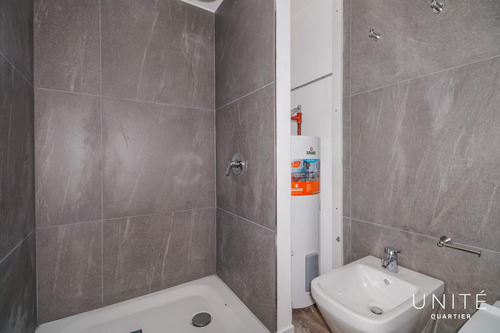 Tres Ambientes En Venta En El Piso 6 Con Cochera. Quartier Del Bajo. Torre 2