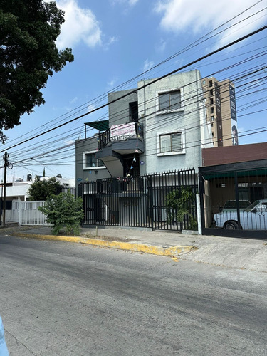 Casa En Venta En Los Arcos En Guadalajara, Jalisco