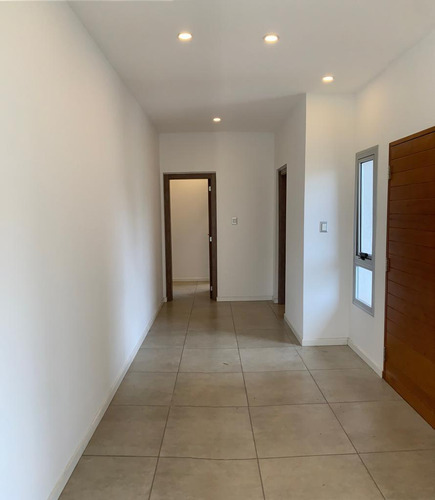 Casa En Country Lomas De City Bell Alquiler